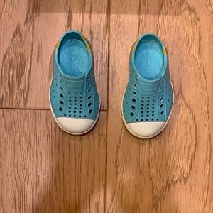 Native Water Shoes sz C4